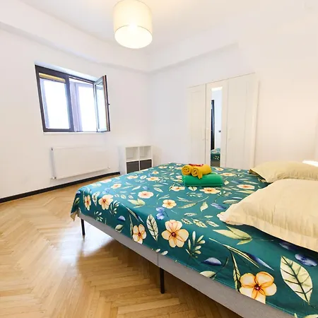 Old Town Oasis - Ap 6 *