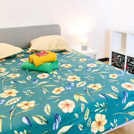 Old Town Oasis - Ap 6