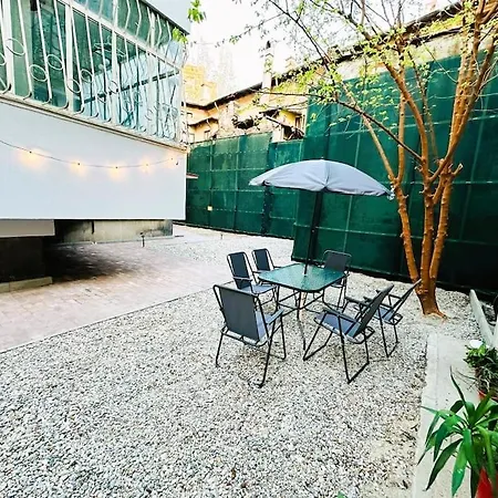 Old Town Oasis - Ap 6