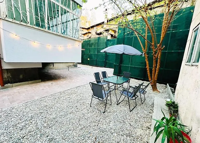 Old Town Oasis - Ap 6